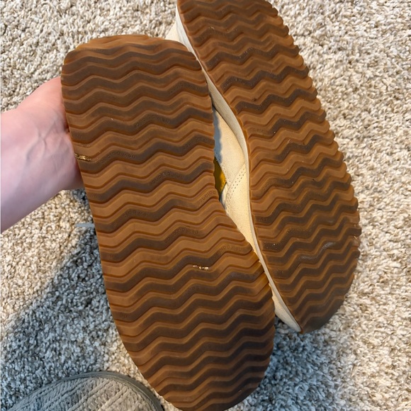 New Balance Cream 237 Sneakers - Picture 4 of 5